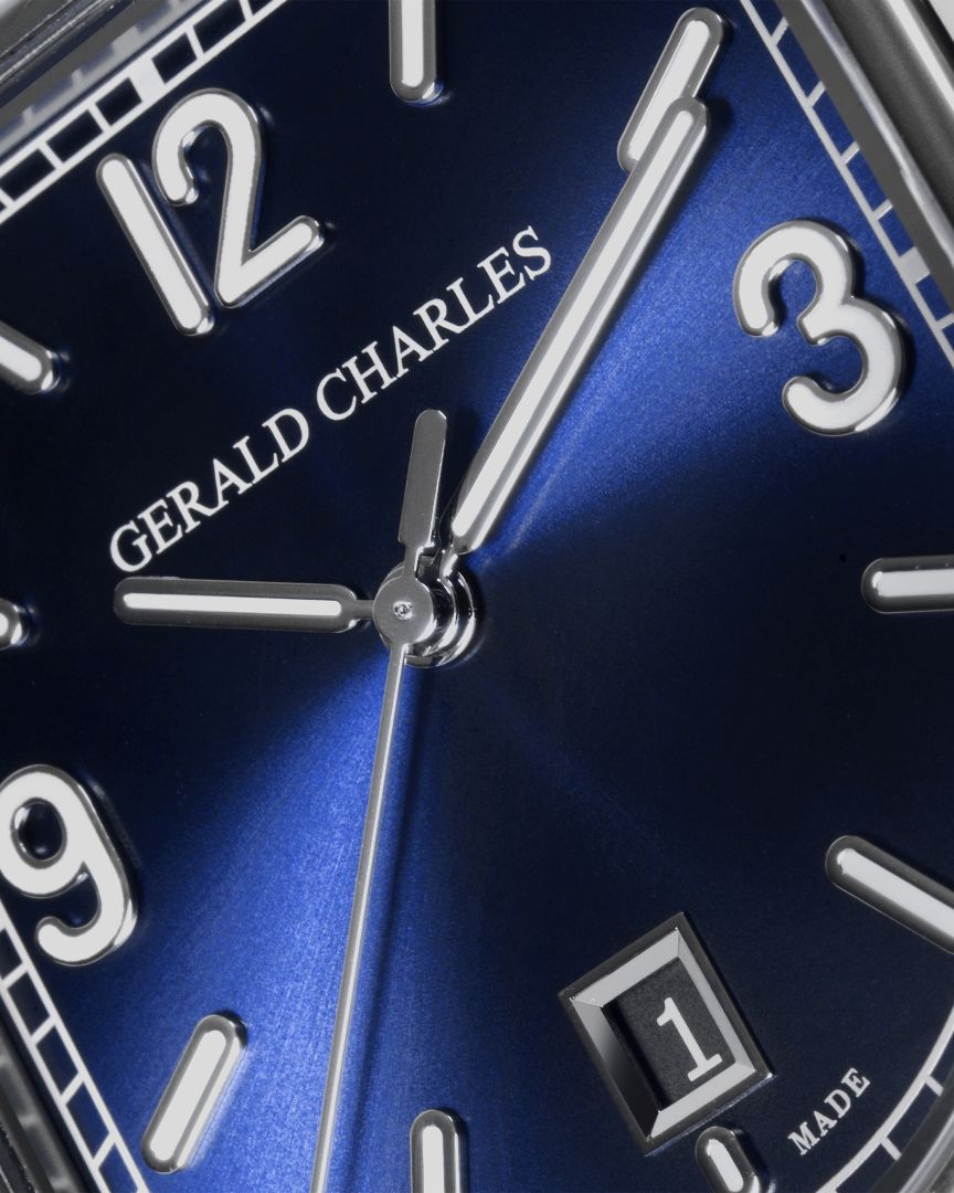 Maestro dial with sunburst finishing