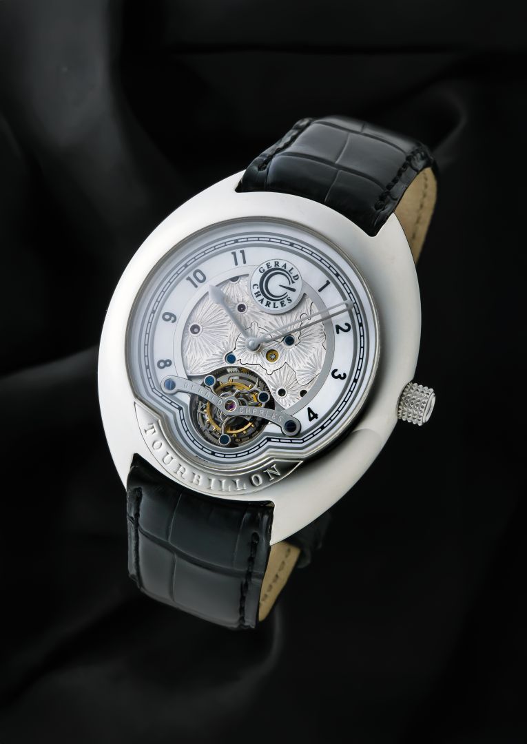 Original timepiece Round 44 by Gérald Charles Genta