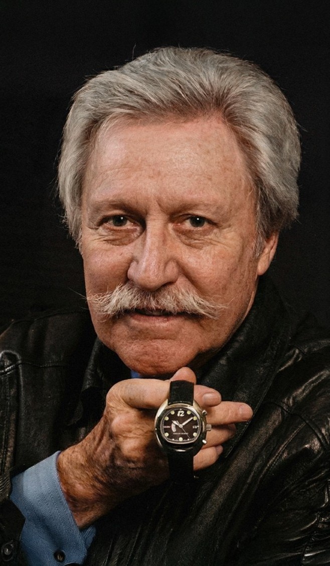Renaissance Watch 2001